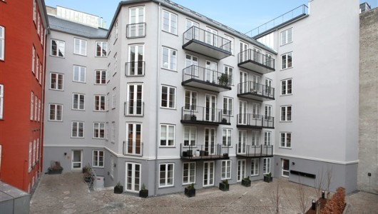 Lejlighed København K: 151 m² nyrenoveret lejlighed med altan.